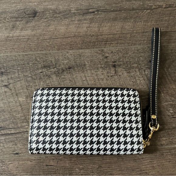 Dooney & Bourke Black and White Houndstooth Wristlet Wallet - Picture 5 of 5